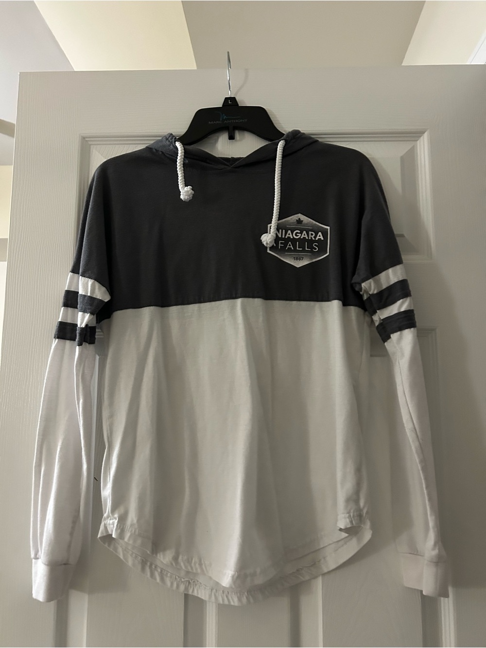 Niagara Falls Two-Tone Gray and White Hooded Long Sleeve Tee